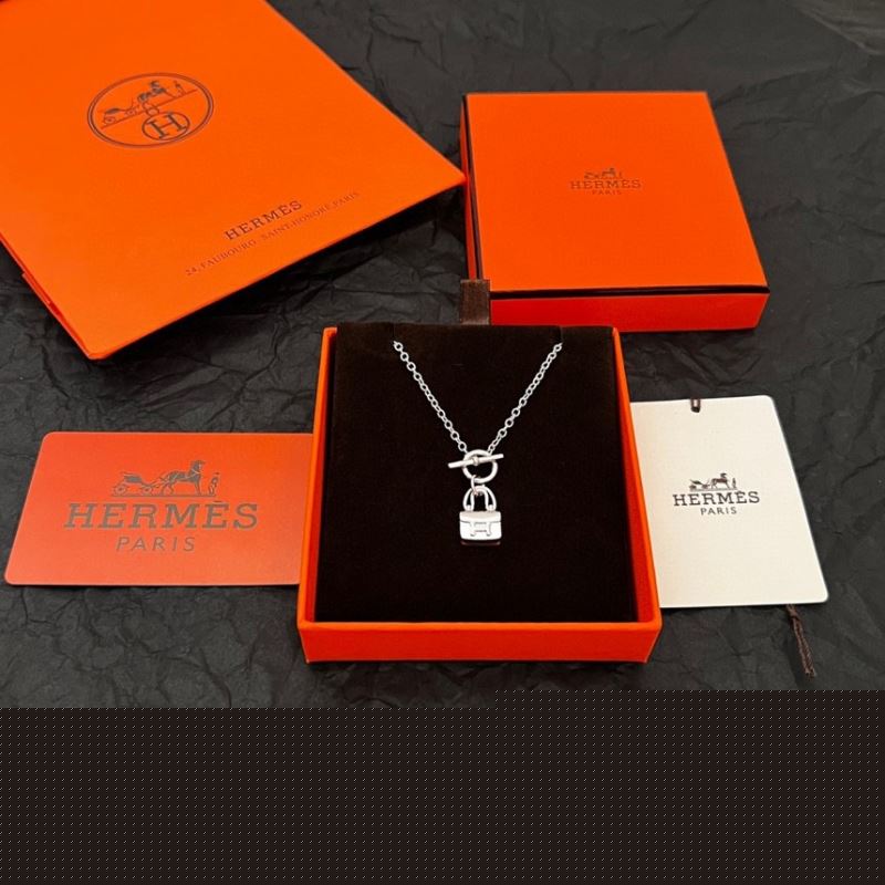 H**mes necklaces